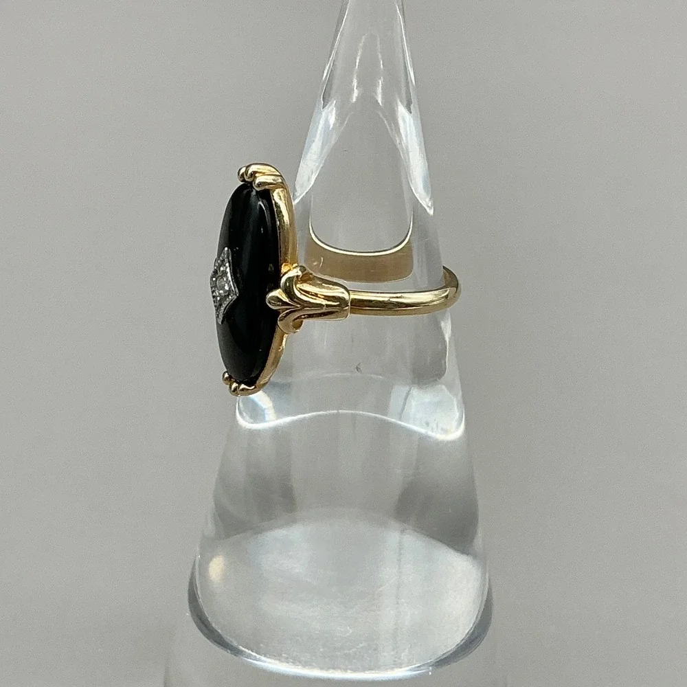 Avon Ring 1983 Victorian Collection Black Stone Rhinestone Gold Tone Size 7